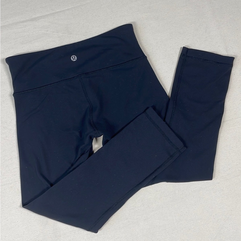 Lululemon Athletica Sz4 Black 21' crop legging SMALL HOLE - Picture 9 of 12